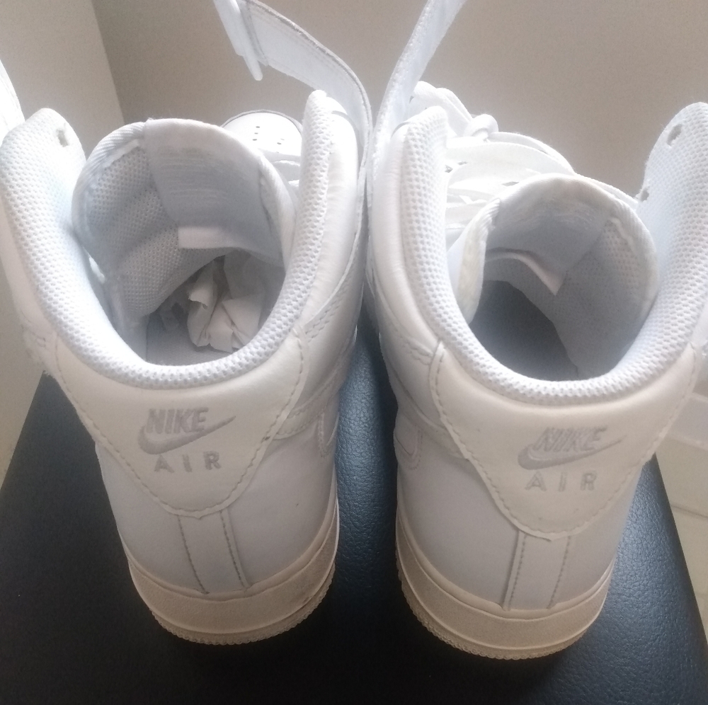 Nike men's White AF1 used good condition minor scuffs size 9.5 - Picture 4 of 5